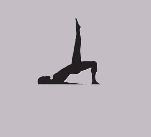 Silhouette de posture de yoga au centre de bien-être Les Hauts d'En Castel à Ax-les-Thermes