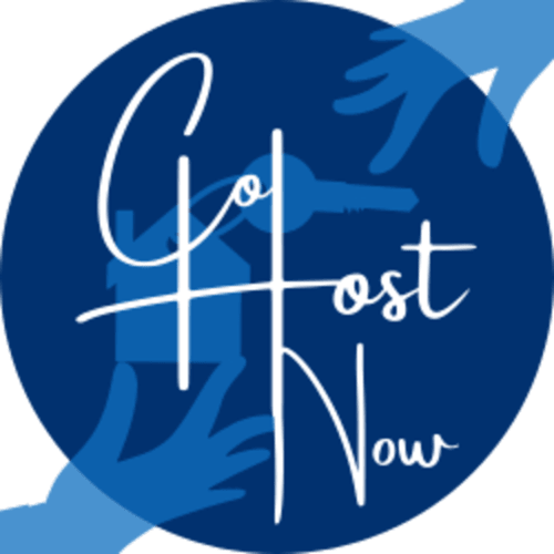 Logo Co-Host Now gestione proprietà con design circolare blu e illustrazione di mani fluide per Campagnano di Roma