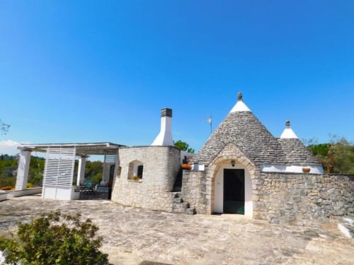 Tradizionale trullo in pietra con tetto a cono a Ostuni, Italia - appartamento Ada Trullo presso la struttura Pietra & Luce