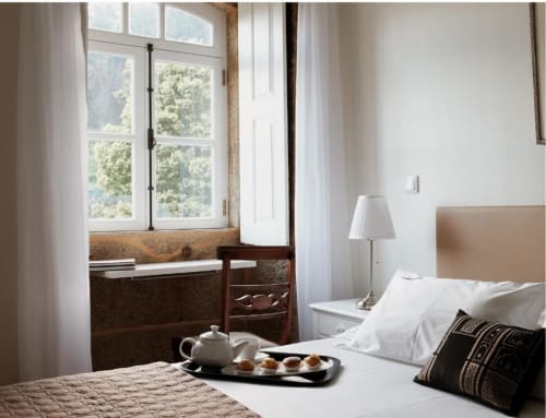 Quarto aconchegante na Quinta de Anterronde com vista para montanha, serviço de chá e móveis de madeira tradicional