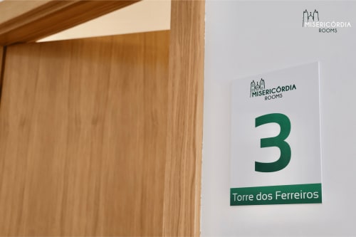 Entrada da Sala 3 Torre dos Ferreiros no hotel Misericórdia Rooms em Guarda, Portugal