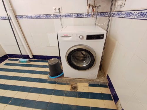 Machine à laver Wonder dans la buanderie de l'appartement Algemesi Home, Algemesí, Espagne