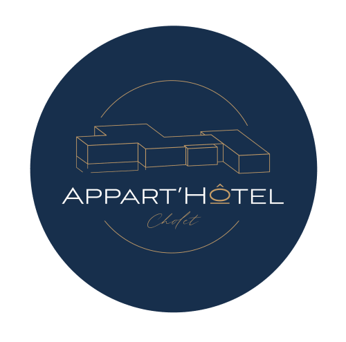 Logo Appart'Hôtel Cholet : immeubles épurés aux filets dorés sur fond bleu marine circulaire