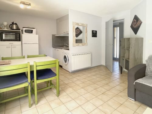 Appartement Le Vallon des Sources avec kitchenette, coin repas, lave-linge et séjour à Digne-les-Bains