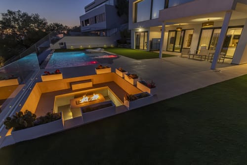 Apartamentos G&H, lujosa casita en Jerez de la Frontera con piscina infinita iluminada, salón con chimenea y jardines cuidados