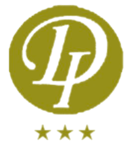 Logo della stella a tre punte Hotel Ristorante Domu Incantada in verde oliva, Muravera Italia