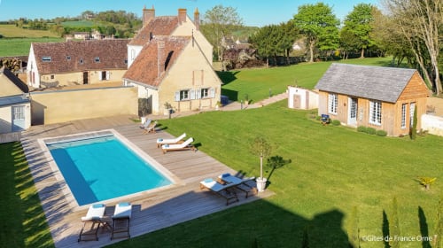 Casa Pertica, luxueux gîte avec piscine, jardins entretenus et bâtiments historiques à Ceton