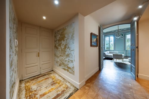 Elegant hallway in Suite Lucas de Montigny at Les Suites de Montigny, Aix-en-Provence, with cream doors, gold-toned