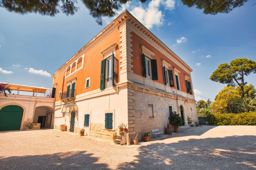 Villa Ceci B&B ad Andria, Italia - villa in terracotta con cortile in pietra e giardino mediterraneo