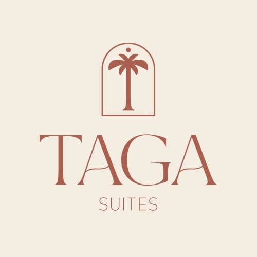 Logo Taga Suites con icona di palma in cornice ad arco, branding boutique bed and breakfast italiano
