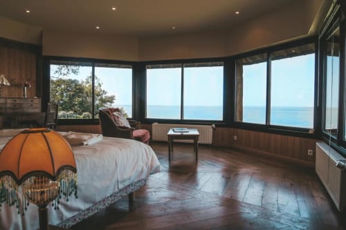 Chambre luxueuse à La Girelle BnB à Honfleur, avec vues panoramiques sur la mer, parquet et équipements modernes