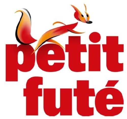 Logo Petit Futé avec oiseau coloré pour les Gîtes troglodytiques de la Rochère à Noizay, France