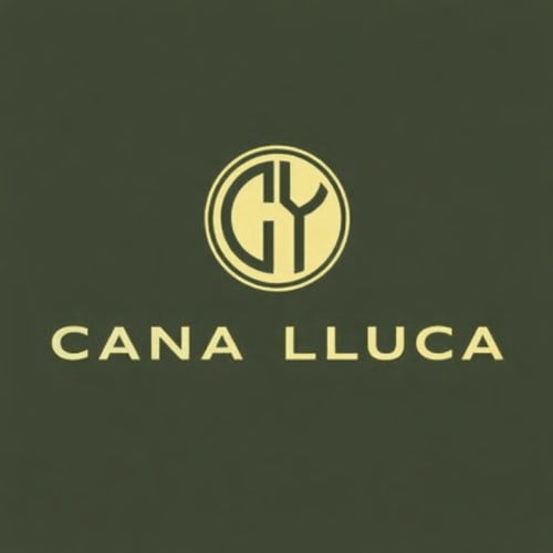 Logo de l'hôtel Cana LLuca sur fond vert sauge - marque de luxe Sant Agusti