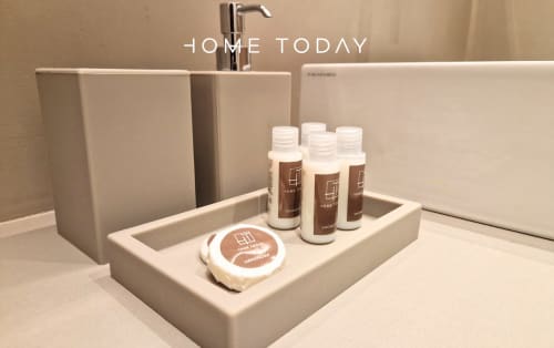 Hometoday Padova bathroom amenities tray with toiletries and towels in HT® Residenza Salus apartment
