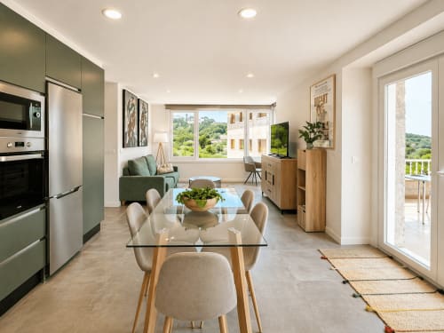 Apartamento moderno diáfano en Baiona con cocina, comedor, sala de estar, vistas al mar desde balcón y acceso a terraza