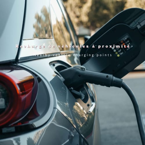 Câble de recharge pour véhicule électrique à l'hôtel Mas le Châtelet, Saint-Paul-de-Fenouillet