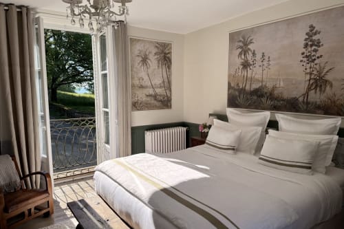 La chambre de Jeanne at La Maison 1680 in Couches, France - elegant bedroom with garden views