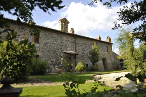 Agriturismo Buriano - Steinbauernhof mit gepflegtem Garten und Himmel, Lubriano Italien Bed & Breakfast