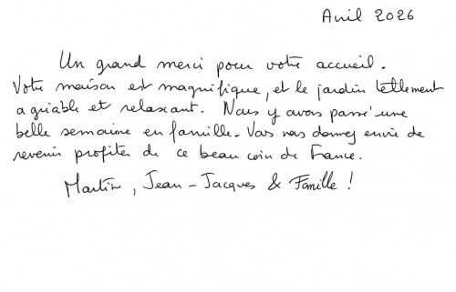 Note de remerciement manuscrite datée d'avril 2026 des clients de Bleu Mer Riviera aux Issambres