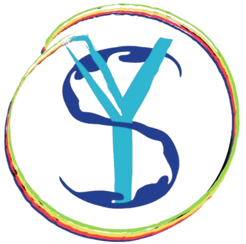 Logo del albergue Yousurf Surfhouse con letras azul y turquesa en círculo arcoíris, Essaouira Marruecos