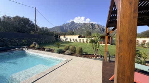 Piscine des Villas Vallée d'Asco avec vue sur les montagnes, Moltifao, France