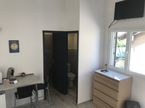 Double bedroom with en-suite bathroom at Beach House Fos B&B in Fos-sur-Mer, France