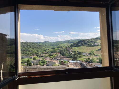 Vista del valle toscano desde La suite de la citadelle en Au Château De Villelongue, Villelongue-d'Aude