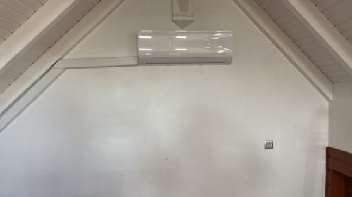 Climatisation murale moderne dans l'appartement KaZa Bel'Vi, Résidence KaZa Lou-Lou, Guadeloupe