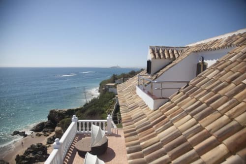 Terraza en la azotea del Hostal Mar de Frente con vistas al mar Mediterráneo en Los Caños de Meca, España