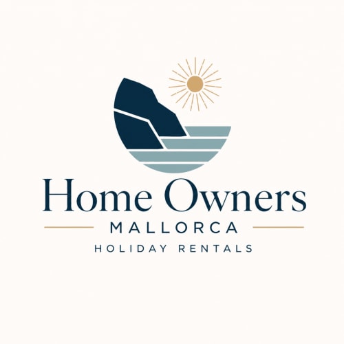 Logotipo de Home Owners Mallorca Holiday Rentals con diseño de velero y sol