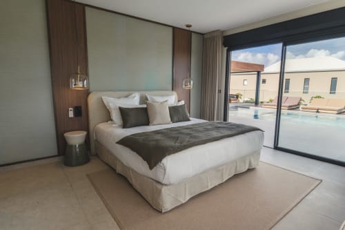 Chambre de luxe à la Villa Theia, Blue Horizon Collection, Saint-François, avec vue sur mer, mobilier moderne et terrasse