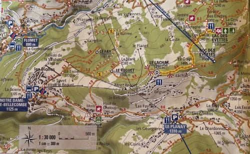 Topographic map of Flumet area in French Alps showing ski resorts, elevations, and nearby towns