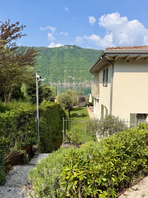 Giardino di Verdolivo B&B con vista sul lago e villa in terracotta, Sale Marasino