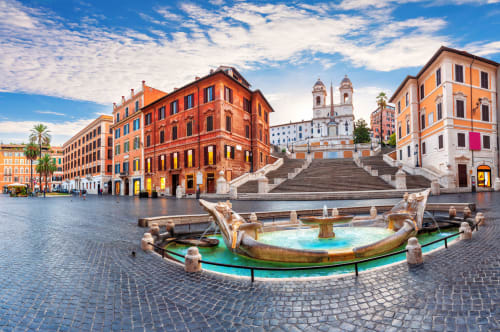 Scalinata di Spagna e chiesa della Trinità dei Monti a Roma, vicino al St Mary Major Loft B&B