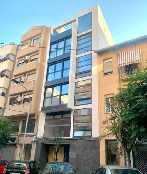 Agata 10 Apartamentos, moderno edificio de apartamentos en Alicante con vistas a la ciudad