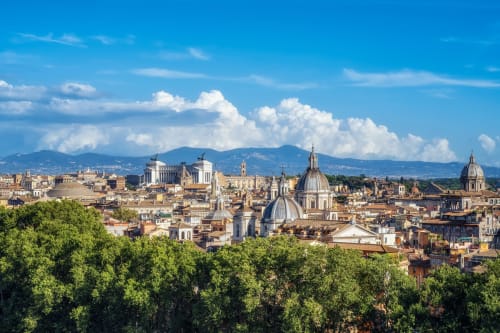 Skyline di Roma con cupole storiche e chiese, ubicazione dell'hotel Colosseum Exclusive Stay