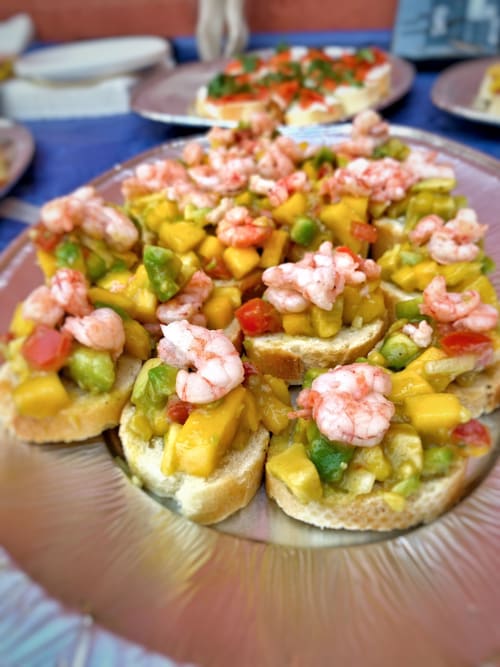 Crostini con gamberi e verdure, antipasto a Mappamondi B&B Venezia, Italia