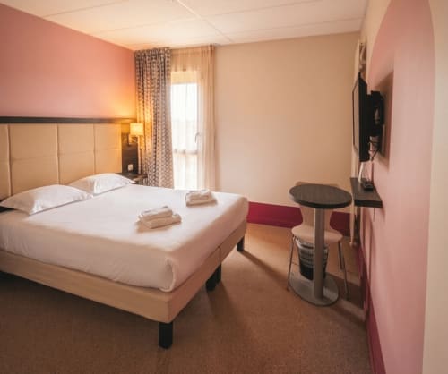 chambre double moderne, proche du Puy du Fou, en Vendée