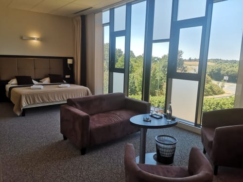 chambre double moderne et PMR, proche du Puy du Fou, en Vendée