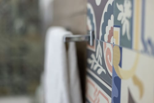 Decorative tile detail in Corallo room at Senia del Rais, Favignana beachfront bed and breakfast