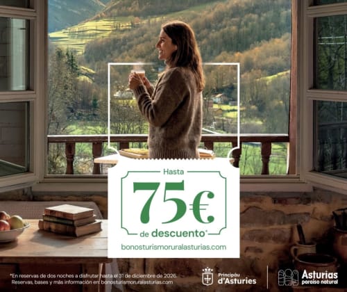 Frau genießt Bergblick von ländlichem Apartment in Teverga, Asturien mit Rabatt bis €75