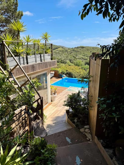 Villa Anchorage à Porto-Vecchio avec piscine privée, terrasse bois et vue sur collines boisées