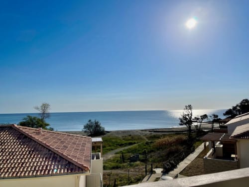 Vue panoramique de la Marina di Bravone depuis le balcon de l'appartement, côte de Linguizzetta, Corse