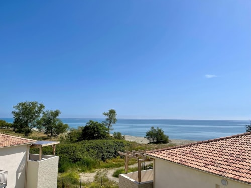 Panoramic sea view from Marina di Bravone apartment with beach access, Linguizzetta