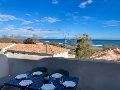 Terrazza panoramica sul Mare Mediterraneo presso la Résidence Marina di Bravone, Corsica