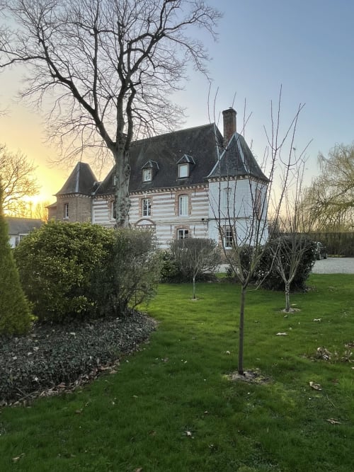 Le gîte Maison Nolette, demeure victorienne historique à Noyelles sur Mer, au coucher du soleil