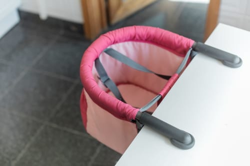 Saco de cabidela rosa para roupa suja ou itens de praia no apartamento EcoHost