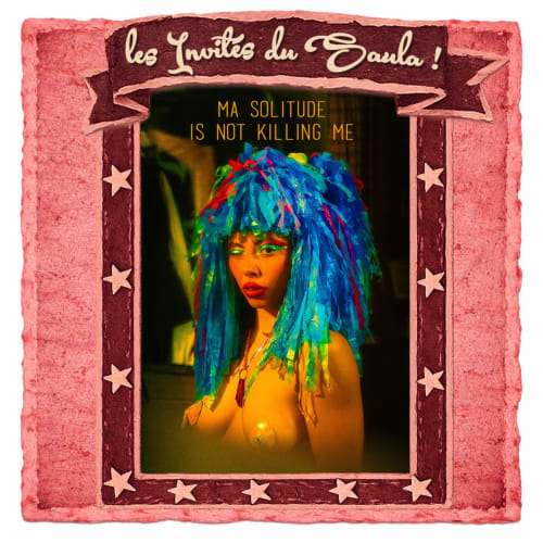 Portrait artistique coloré aux cheveux bleus à La Maison du Saula, Lafrançaise