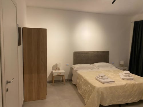Jacqueline room at RL GROUP B&B in Civitanova del Sannio with queen bed, nightstand, and modern furnishings