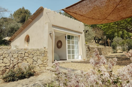 Cabanon Tihou private cabin at Mas Tihou with garden view, Le Beausset, featuring stone walls and Nordic bath
